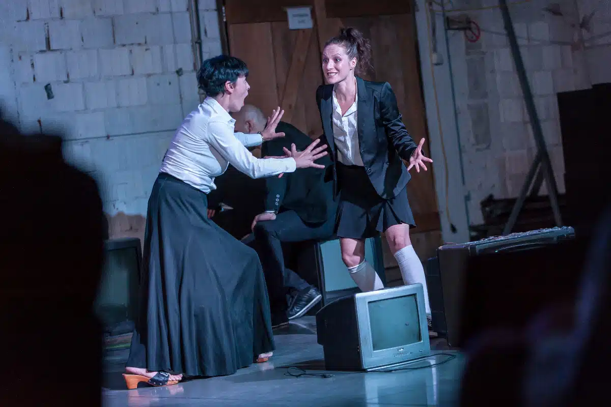 Les secrets du succès sur scène : les astuces des acteurs pour captiver le public