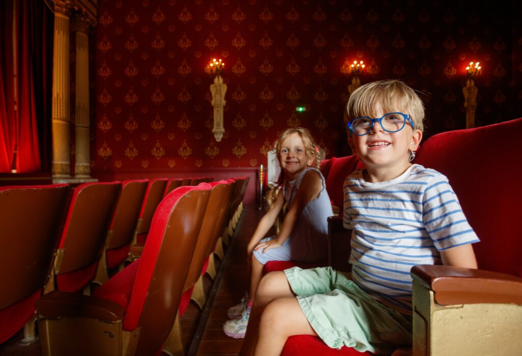 Spectacle enfant à Bordeaux : comment choisir une pièce adaptée à l’âge ?
