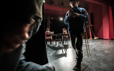 Du texte à la scène : comment se prépare une troupe de théâtre à Bordeaux ?