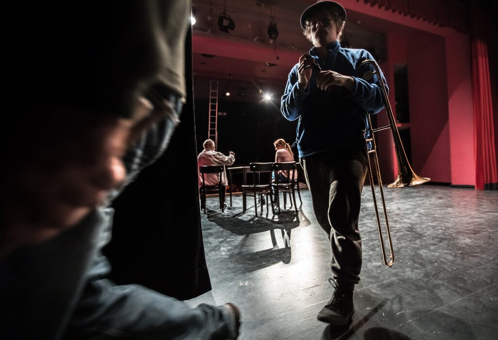 Du texte à la scène : comment se prépare une troupe de théâtre à Bordeaux ?